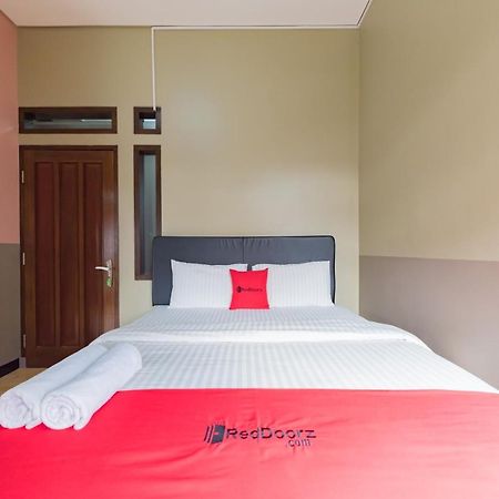 Reddoorz Syariah Near Politeknik Negeri Bandung Campus Hotel Cimahi Exterior photo