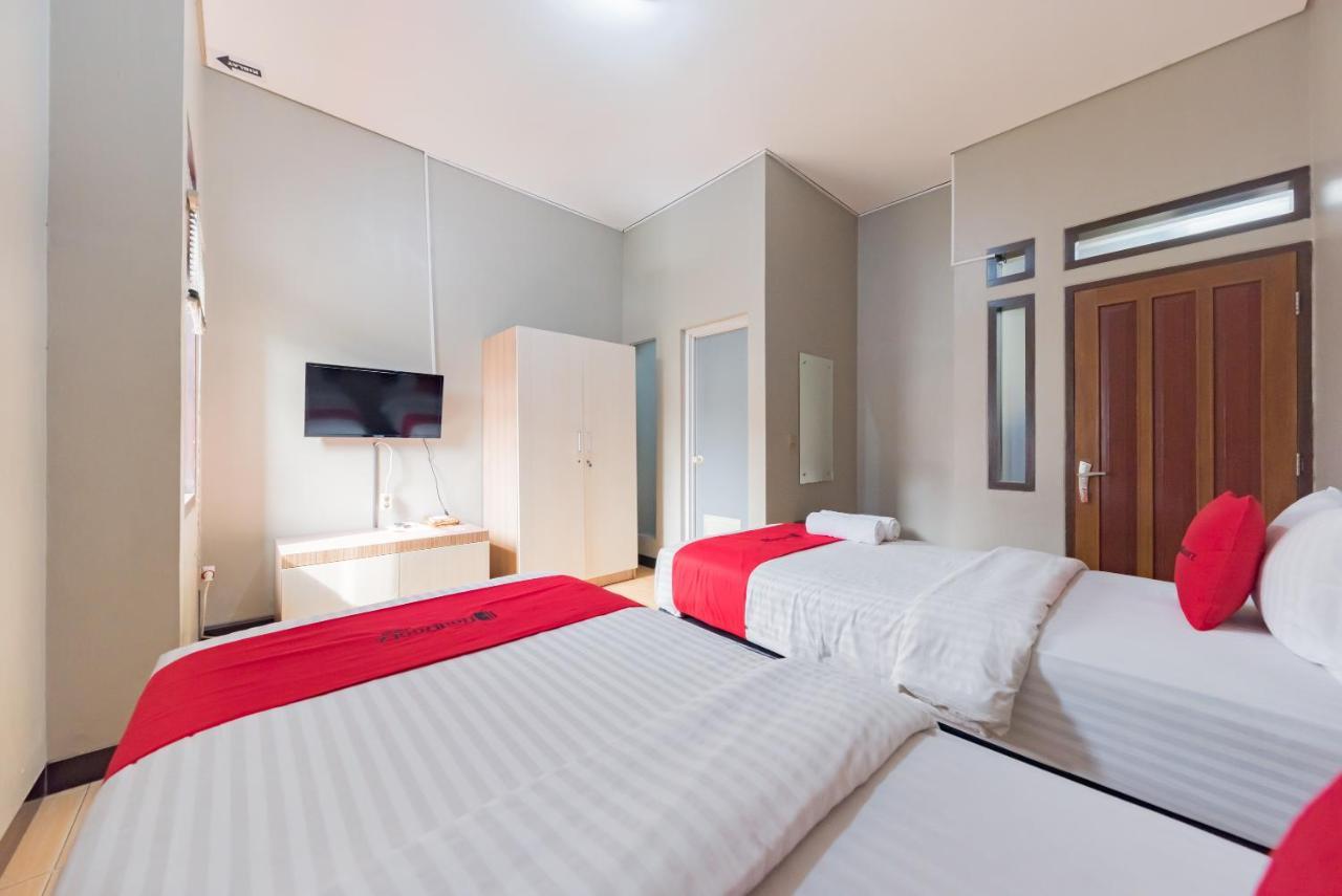 Reddoorz Syariah Near Politeknik Negeri Bandung Campus Hotel Cimahi Exterior photo